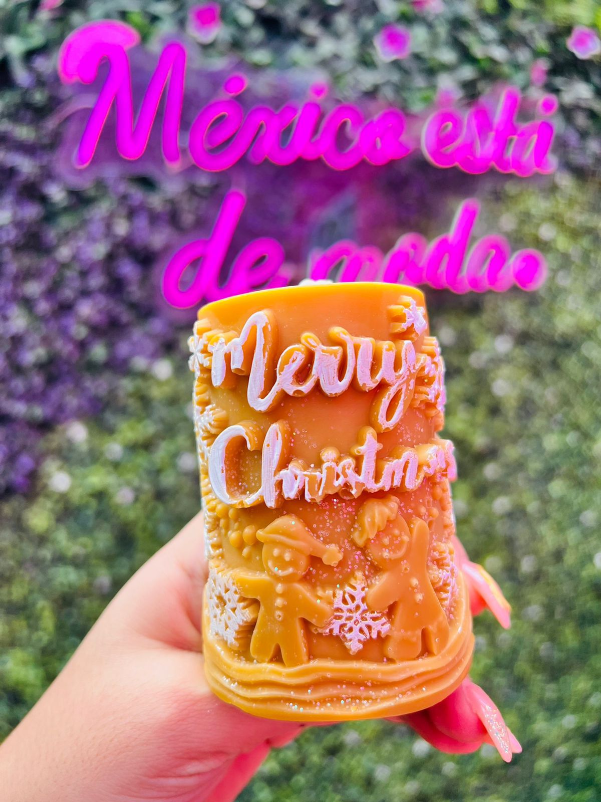 Vela Artesanal “Merry Christmas” y Muñecos de Galleta – Decoración Festiva Hecha a Mano