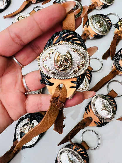 Llaveros Vaqueros Artesanales: ¡Estilo y Tradición Mexicana!